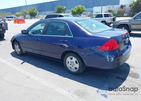 2006 Honda Accord 2.4 Lx z USA, uszkodzony, nr VIN 1HGCM56466A053010
